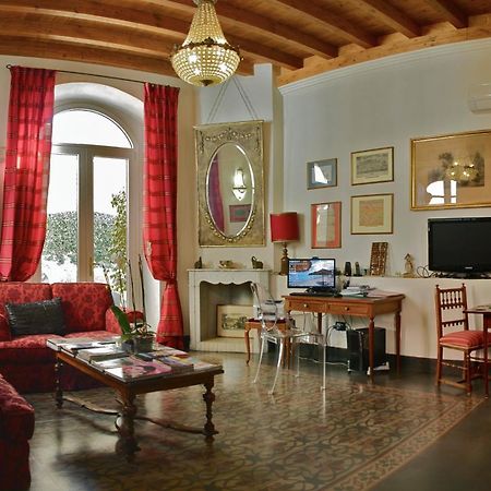 La Peonia Boutique B&B กาญารี ภายนอก รูปภาพ